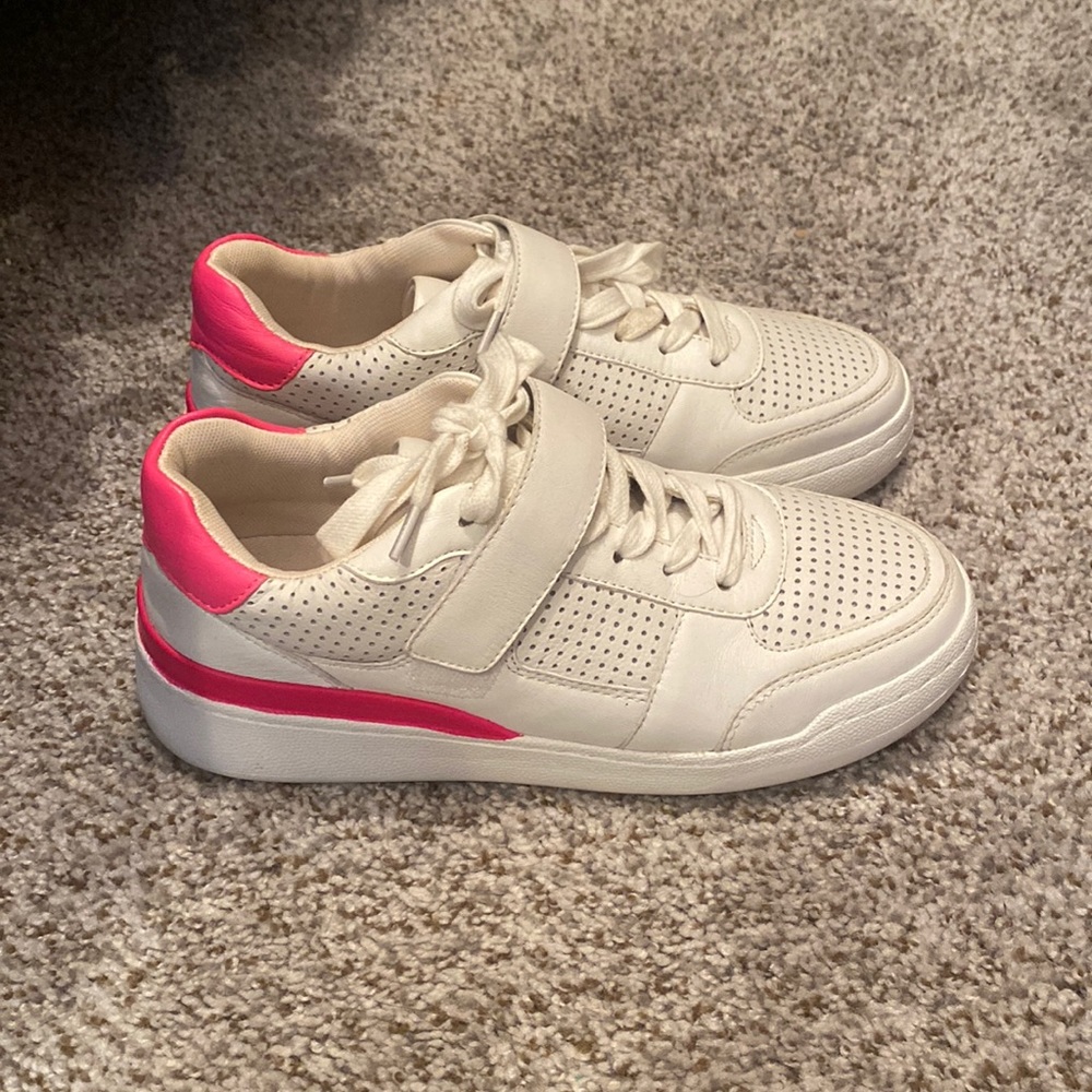 White Vince camuto sneakers